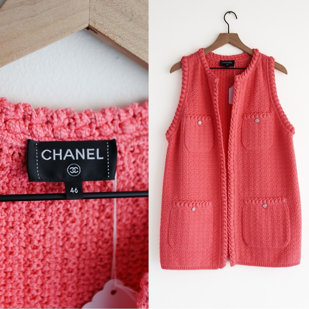 Chanel boutique coral knit vest cc buttons size 46